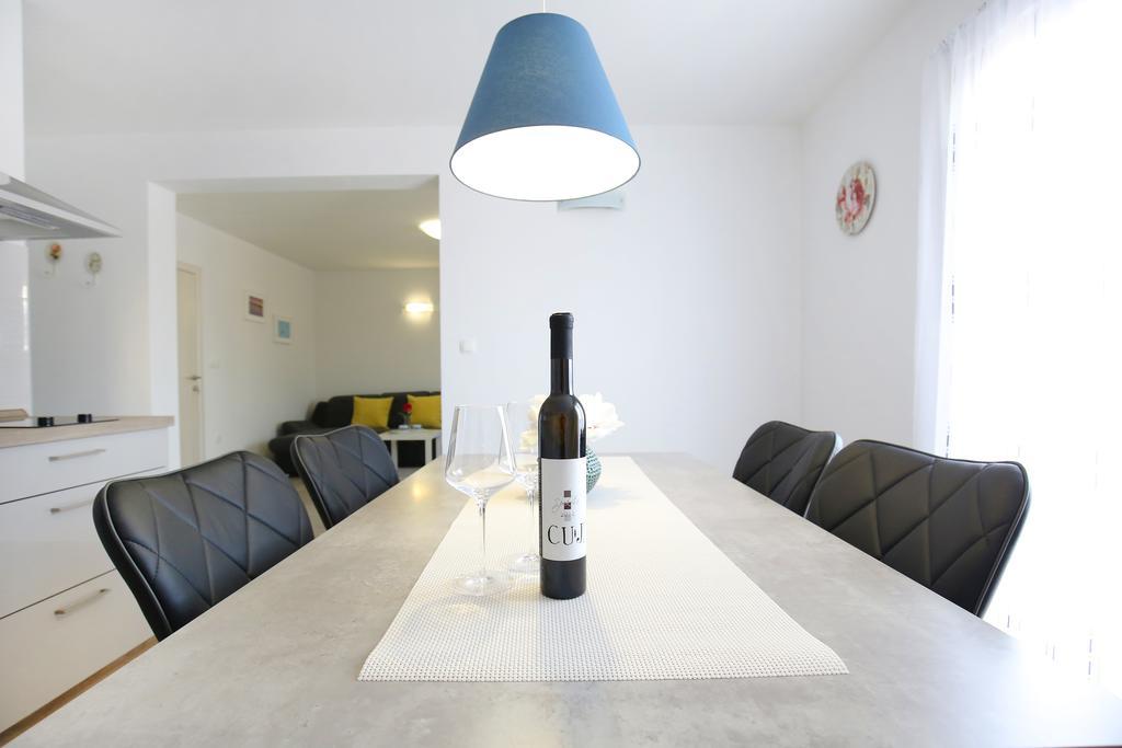 Apartments Nada Sukošan Dış mekan fotoğraf
